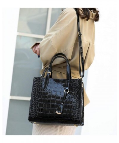 Women's Retro Crocodile Pattern PU Two-piece Set Portable Zipper Handbag (black) Black $42.36 Totes